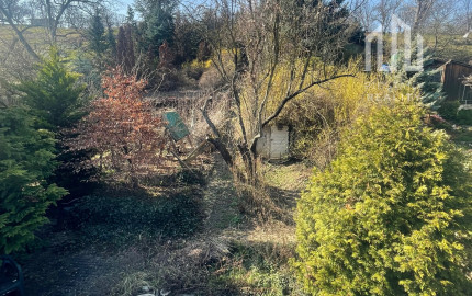 Dva rodinné domy, pozemky 2 004 m² - Ratnovce pri Piešťanoch