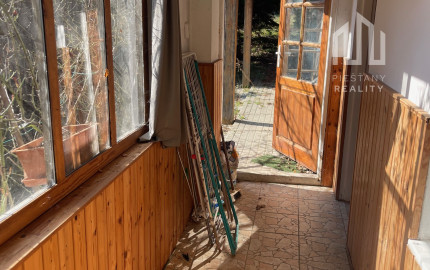 Dva rodinné domy, pozemky 2 004 m² - Ratnovce pri Piešťanoch