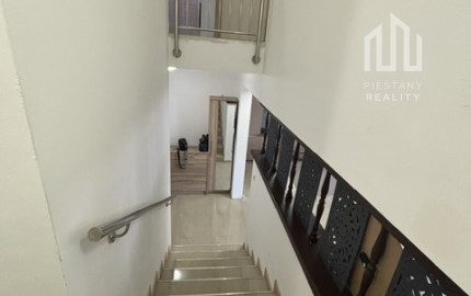 Veľkorysý 4-izbový mezonet 154 m² v úplnom centre Piešťan