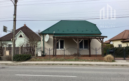 *VÝHODNÁ CENA* 4-izbový tehlový RD s krásnym pozemkom