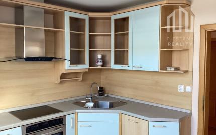 *TOP PONUKA* 7i RD vhodný aj ako sídlo firmy v exkluzívnej lokalite Piešťan