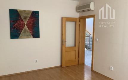 *TOP PONUKA* 7i RD vhodný aj ako sídlo firmy v exkluzívnej lokalite Piešťan