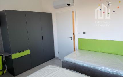 Na prenájom veľký 3-izbový byt 108m2+terasa, Piešťany-Banka