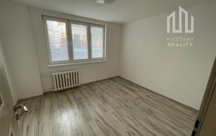 Na prenájom 3-izbový byt pri Kocke,  Piešťany