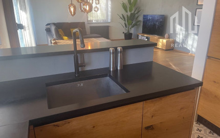 2 parkovacie miesta  V CENE BYTU! 3-izbový byt 110m2 pri parku, Stromová ul. Piešťany