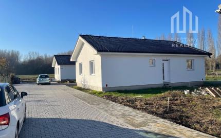 UŽ IBA 1 !  Na predaj  novostavba RD, Dubovany