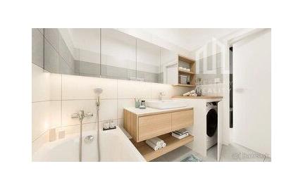 *IBA U NÁS * 3i byt s predzáhradkou v štandarde, klimatizácia, parkovanie + bazén