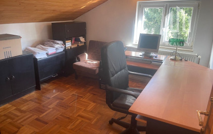 *NA PRENÁJOM* kancelárie v RD, samostatný byt a vínna pivnica v centre PIEŠŤAN