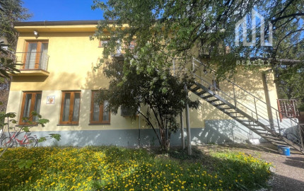 *NA PRENÁJOM* kancelárie v RD, samostatný byt a vínna pivnica v centre PIEŠŤAN