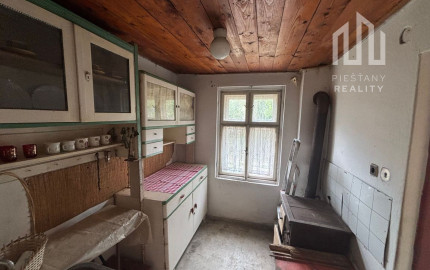 Predaj vidieckej chalupy s kúzlom minulosti v srdci kopaníc – obec Prašník