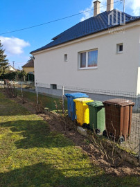 *Na predaj* 4i RD v obci Banka pri Piešťanoch