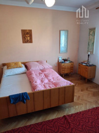 *Na predaj* 4i RD v obci Banka pri Piešťanoch