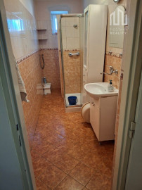 *Na predaj* 4i RD v obci Banka pri Piešťanoch