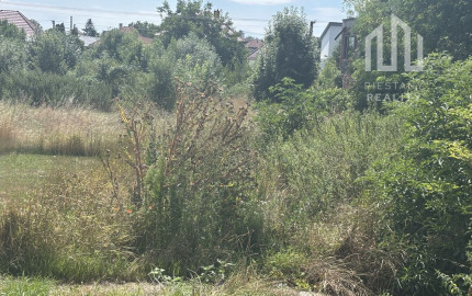 Pozemok na výstavbu RD v srdci obce Veľké Kostoľany