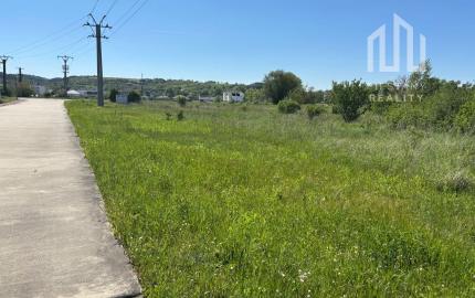 Stavebný pozemok v blízkosti golfového ihriska a kúpeľov Piešťany