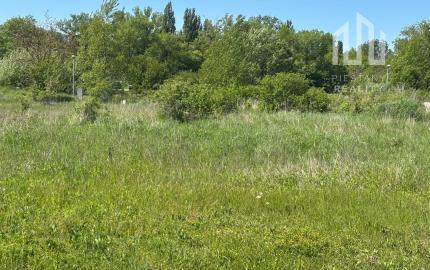 Stavebný pozemok v blízkosti golfového ihriska a kúpeľov Piešťany