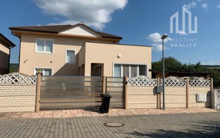 *NOVÁ CENA* rodinný dom s dušou* – 7 izieb, terasa, súkromie