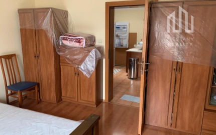 *NOVINKA* RD v Banke s pozemkom 728 m2 + 2izb. byt so samostatným vstupom