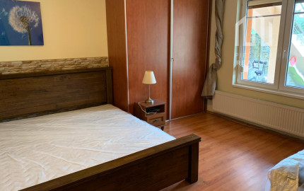 *NOVINKA* RD v Banke s pozemkom 728 m2 + 2izb. byt so samostatným vstupom