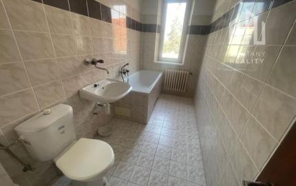 Ubytovanie priamo v centre Piešťan - samostatný 4-izbový byt v RD