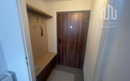 Na prenájom 2-izbový byt v dome takmer v centre, Piešťany