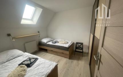 Na prenájom 2-izbový byt v dome takmer v centre, Piešťany