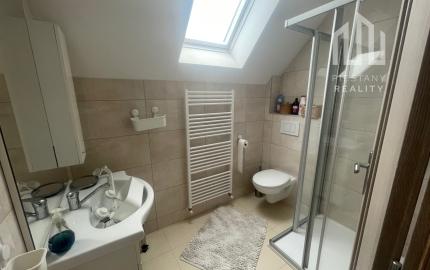 Na prenájom 2-izbový byt v dome takmer v centre, Piešťany