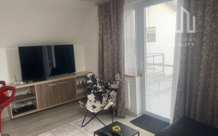 Na prenájom 2-izbový byt v dome takmer v centre, Piešťany