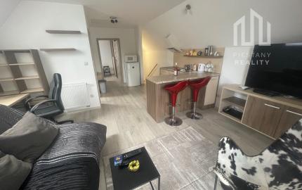 Na prenájom 2-izbový byt v dome takmer v centre, Piešťany