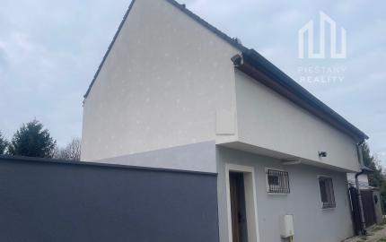 Na prenájom 2-izbový byt v dome takmer v centre, Piešťany