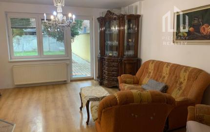 Rodinný dom Piešťany, Pod Párovcami – 4 izby, záhrada, výťah a garáž
