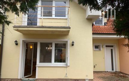 Rodinný dom Piešťany, Pod Párovcami – 4 izby, záhrada, výťah a garáž