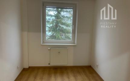 Na predaj 4-izbový byt pri Kocke, Piešťany