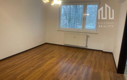 Na predaj 4-izbový byt pri Kocke, Piešťany