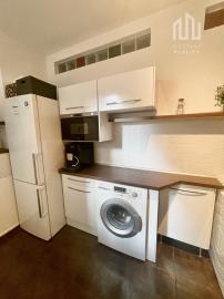 Moderný 3-izbák s predzáhradkou - bývanie s noblesou v srdci Starého Mesta