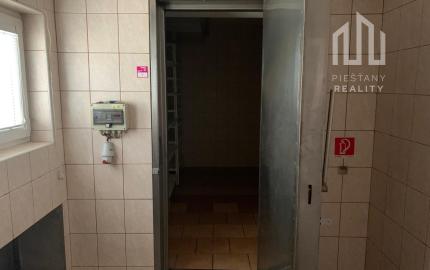 Flexibilný komerčný objekt obec Podolie, hala, veľký pozemok - výborná investícia s potenciálom