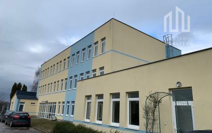 *Na prenájom* moderné kancelárske priestory, celé podlažie 335 m² v Piešťanoch