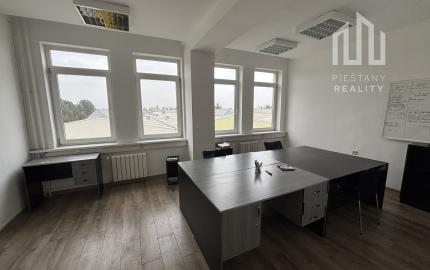 *Na prenájom* moderné kancelárske priestory, celé podlažie 335 m² v Piešťanoch