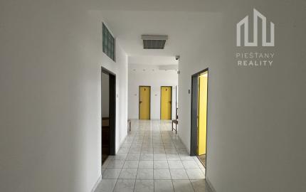 *Na prenájom* moderné kancelárske priestory, celé podlažie 335 m² v Piešťanoch