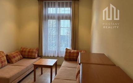 Prenájom obchodno/kancelárskeho priestoru s parkovaním v centre Piešťan