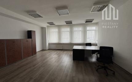 Vaše nové sídlo v Piešťanoch: moderné kancelárie 670 m² na dvoch podlažiach