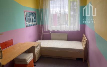 Na prenájom 4-izbový byt, ul. Scherera, Piešťany