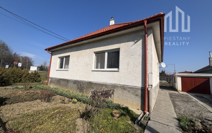 Štýlové bývanie v prestížnej časti Topoľčian - veľký pozemok, tichá ulica a výborný stav