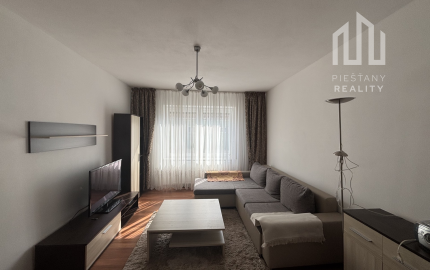 Štýlové bývanie v prestížnej časti Topoľčian - veľký pozemok, tichá ulica a výborný stav