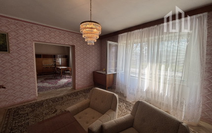 Štýlové bývanie v prestížnej časti Topoľčian - veľký pozemok, tichá ulica a výborný stav