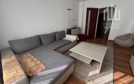 Štýlové bývanie v prestížnej časti Topoľčian - veľký pozemok, tichá ulica a výborný stav