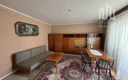 Štýlové bývanie v prestížnej časti Topoľčian - veľký pozemok, tichá ulica a výborný stav