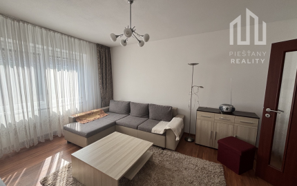 Štýlové bývanie v prestížnej časti Topoľčian - veľký pozemok, tichá ulica a výborný stav