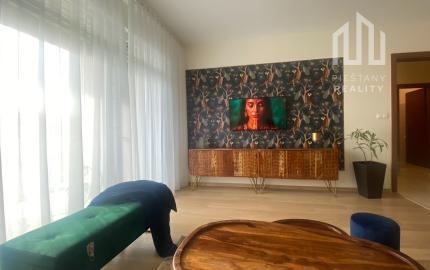 Luxusný dizajnový byt s výhľadom na mesto a rieku – CENTROOM Piešťany