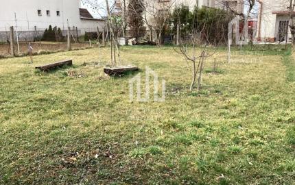 *VÝHODNÁ CENA* 4-izbový tehlový RD s krásnym pozemkom